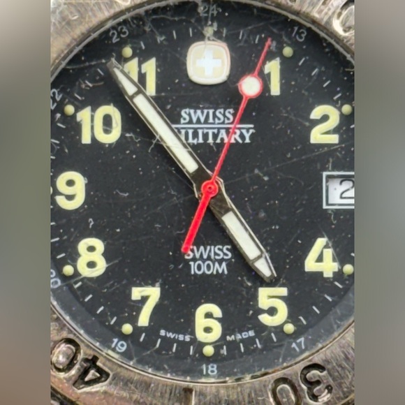 Swiss Military 100 WR Analog Leather Band Wrist Adult Watch 095-0489 Date Works - Picture 16 of 16